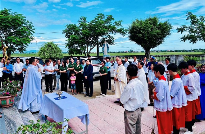 Thánh Lễ Tạ Ơn & Làm Phép Chuông Mới Thánh Đường Giáo Họ Thánh Antôn