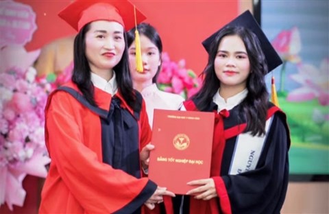 Chúc Mừng 3 Nghĩa Sinh Vinh - Hà Tĩnh Tốt Nghiệp Cử Nhân Điều Dưỡng Ngày 9/8/2025