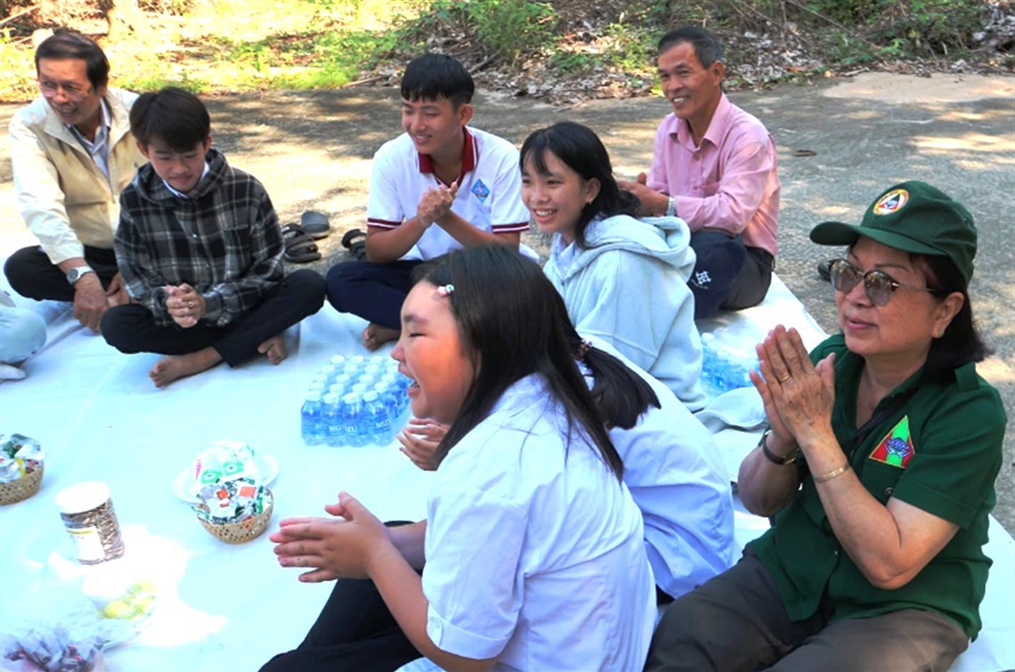 Nghĩa Sinh: Kính chúc quý Phương Đoàn, Đoàn Thiện Nguyện Nghĩa Sinh và Khóa Hướng dẫn Sinh hoạt Thanh niên một Năm Mới bình an và phước hạnh - 8