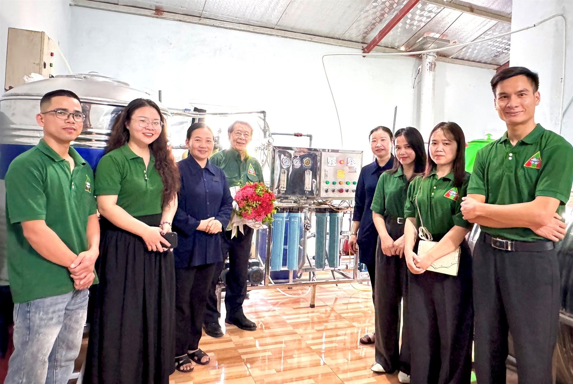 Nghĩa Sinh VHQ trao tặng máy lọc nước cho Tu viện TSBA Vinh - 2