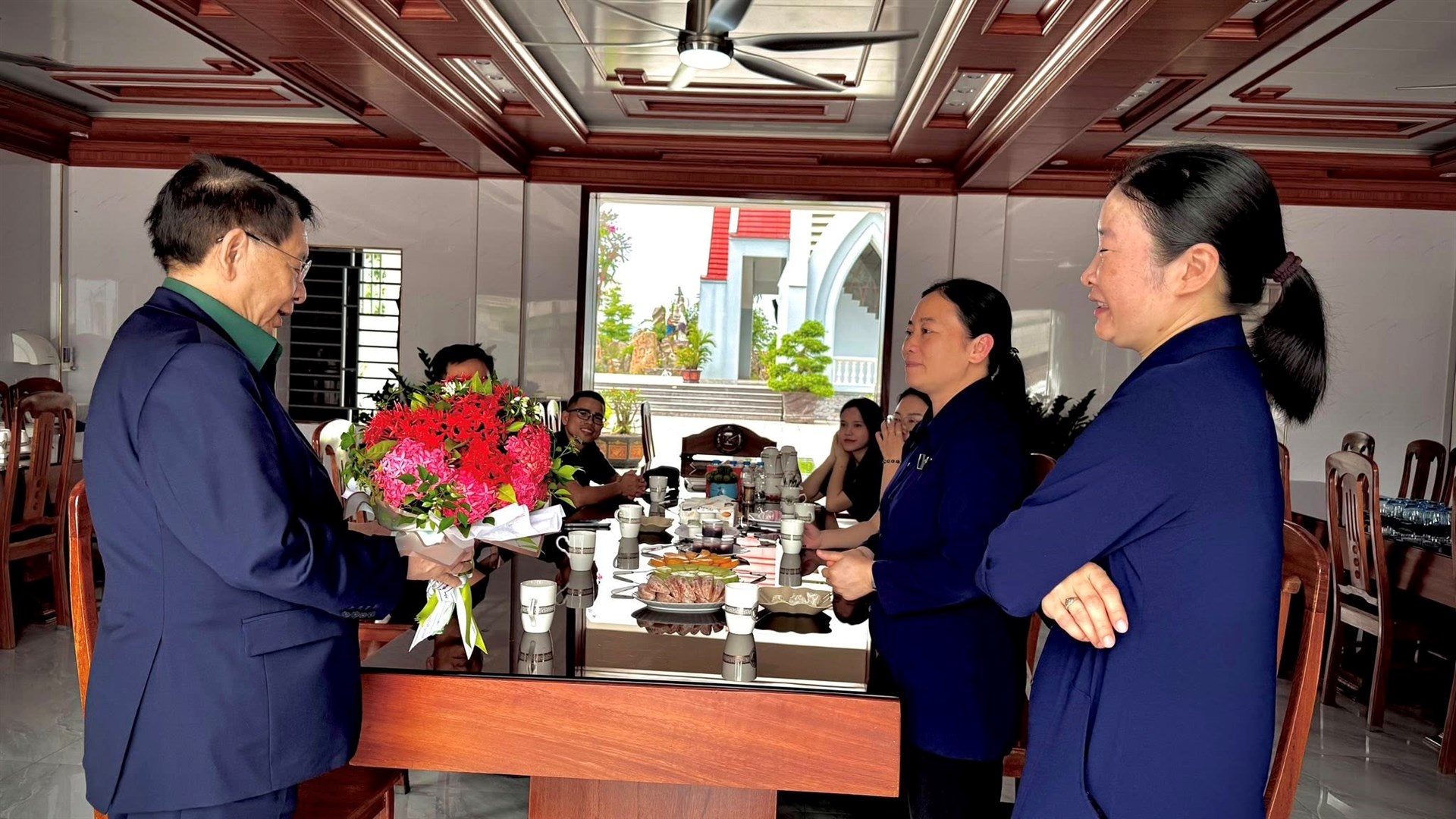 Nghĩa Sinh VHQ trao tặng máy lọc nước cho Tu viện TSBA Vinh - 6