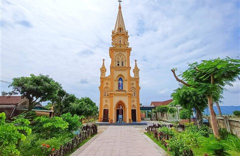 Đổ chuông mừng ngày Nhà thờ Giáo Họ Thánh An Tôn nhận quả chuông do Nghĩa Sinh VHQ tặng